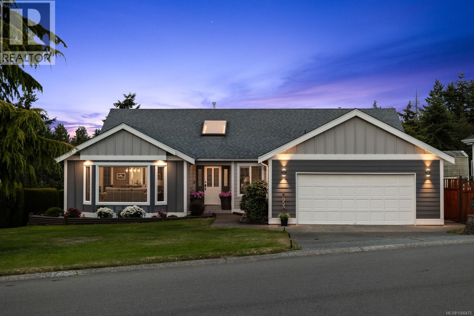 Photo 1 of 955 Royal Dornoch Dr, Qualicum Beach BC