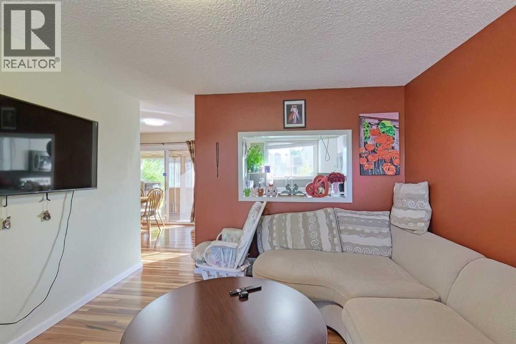 Single Family House Bungalow for Sale in  Falton Way NE Falconridge Calgary 