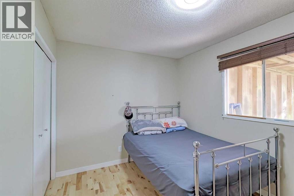 Single Family House Bungalow for Sale in  Falton Way NE Falconridge Calgary 