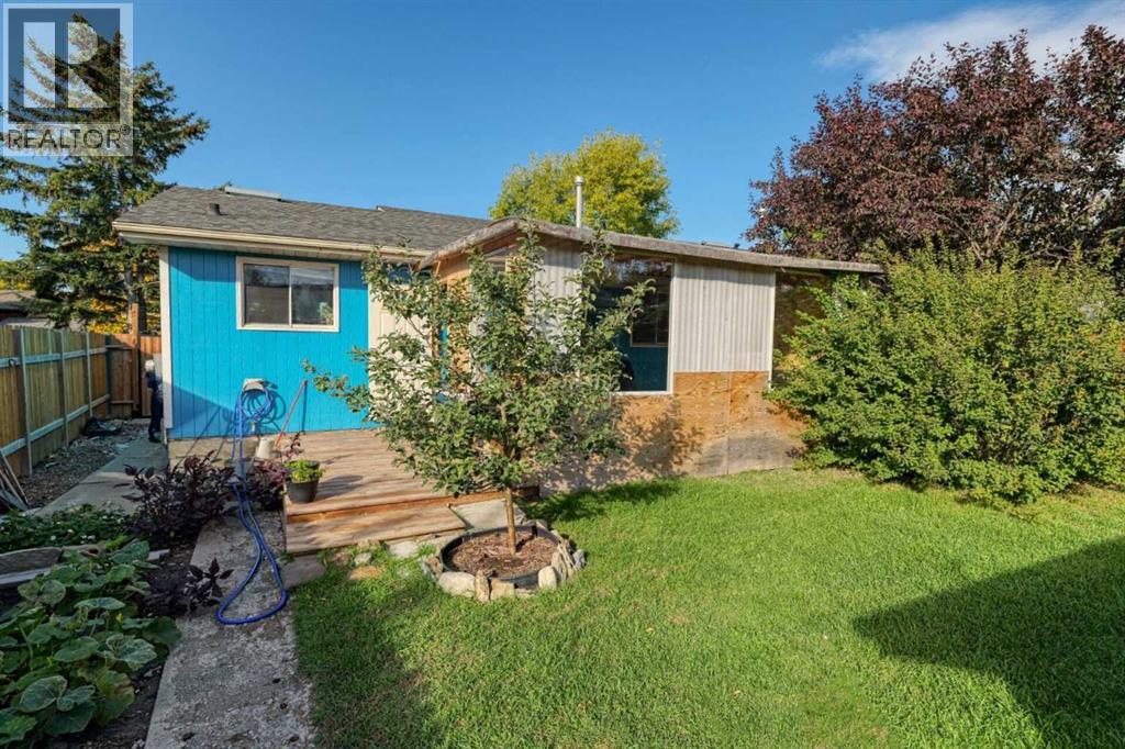 Single Family House Bungalow for Sale in  Falton Way NE Falconridge Calgary 
