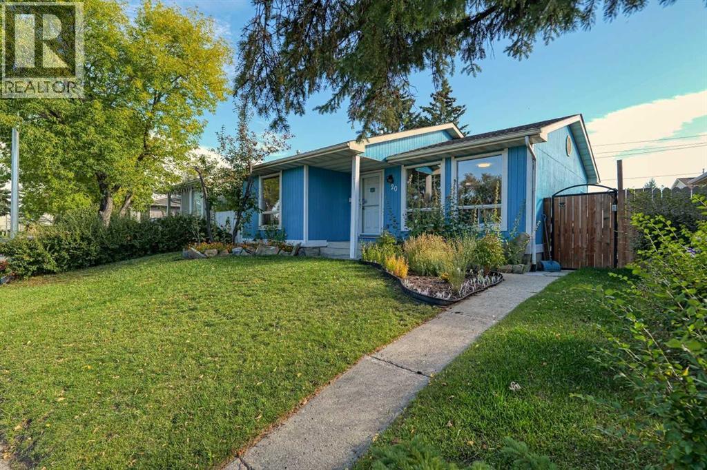 Single Family House Bungalow for Sale in  Falton Way NE Falconridge Calgary 