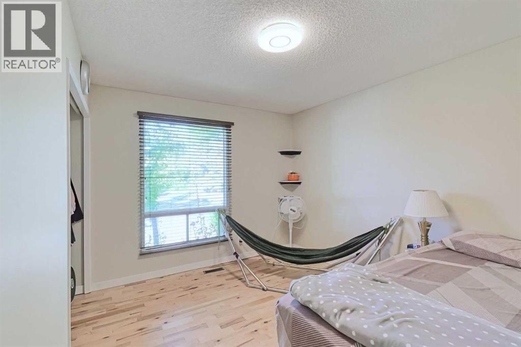 Single Family House Bungalow for Sale in  Falton Way NE Falconridge Calgary 