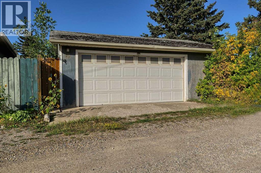 Single Family House Bungalow for Sale in  Falton Way NE Falconridge Calgary 