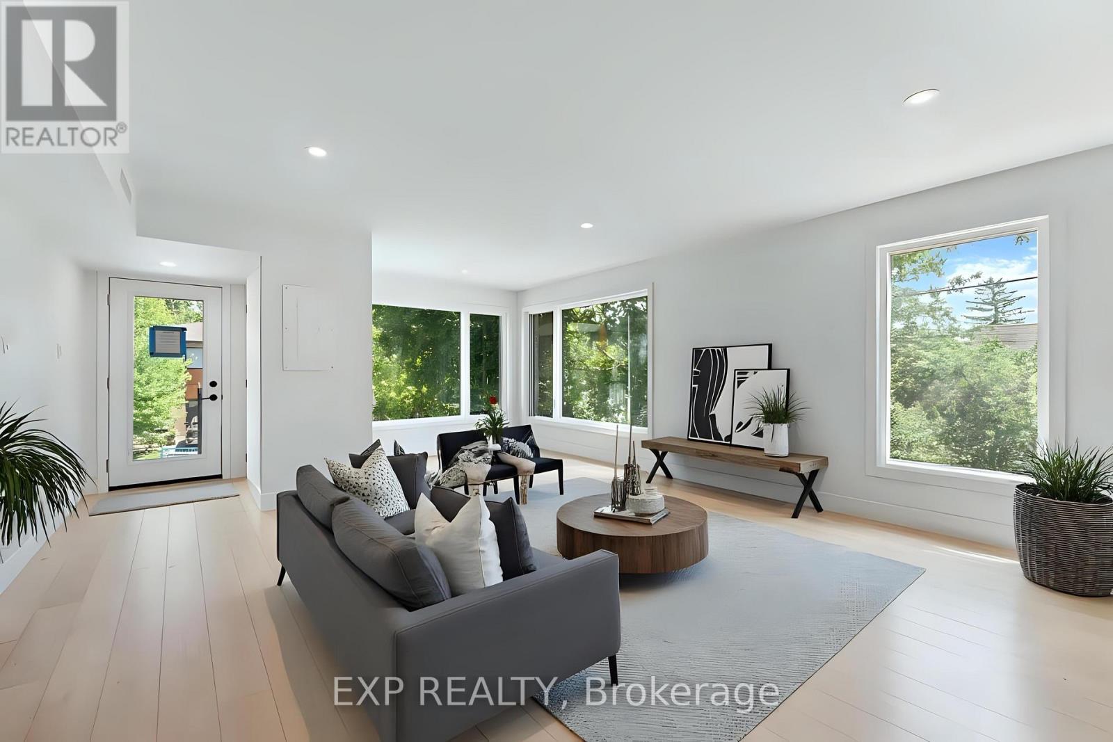 Photo 6 of 844 Connaught Avenue, Ottawa ON
