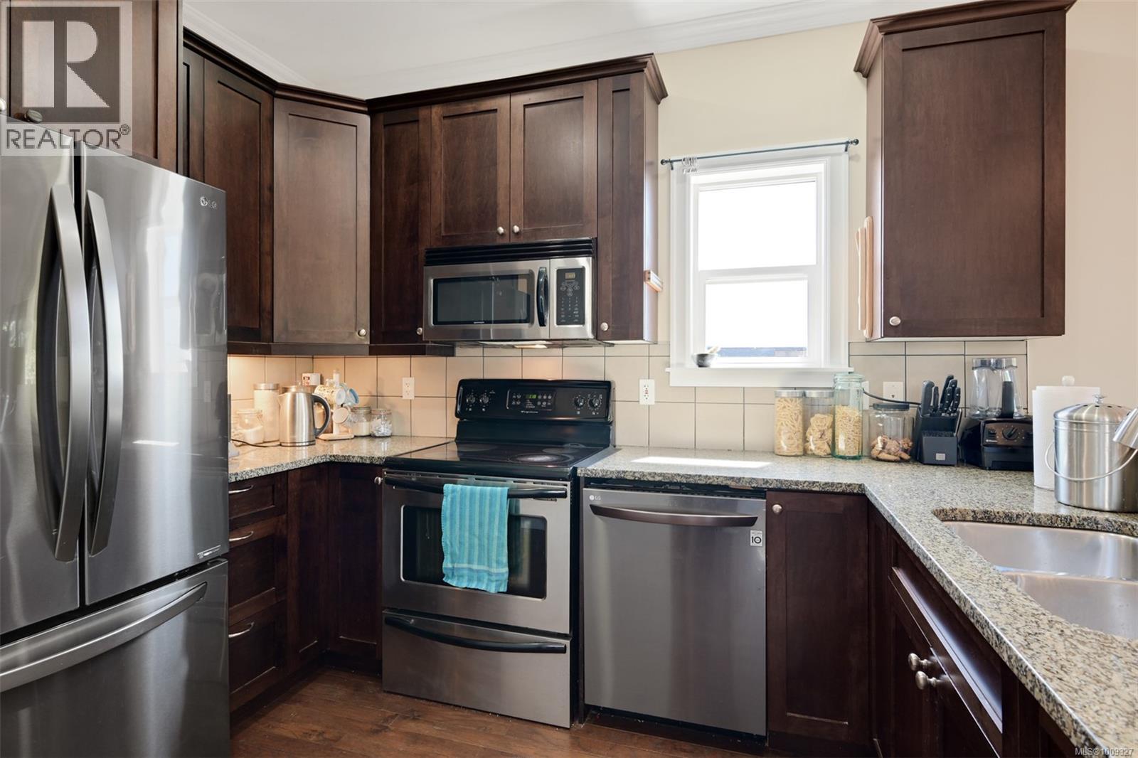  2068 Solent Road North, Sooke