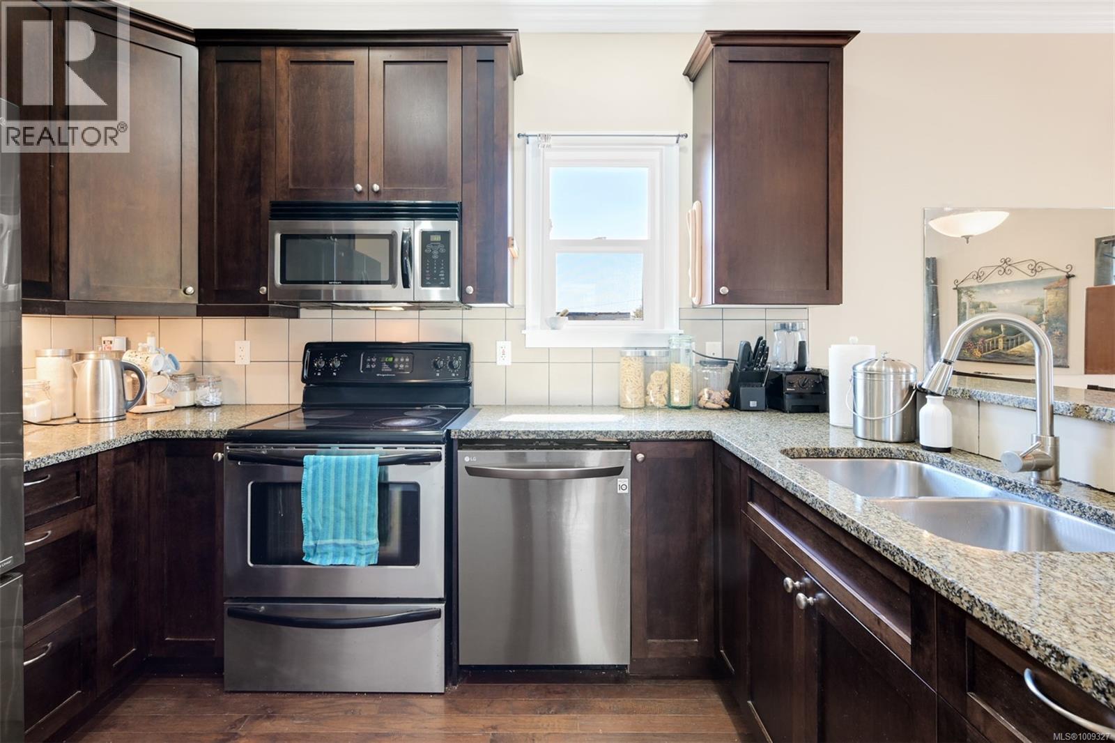  2068 Solent Road North, Sooke