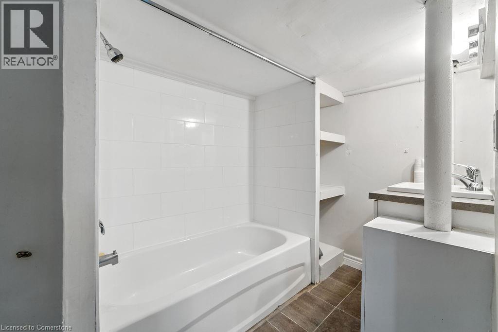 Photo 17 of 20 Hetherington Street Unit 2, St Catharines ON