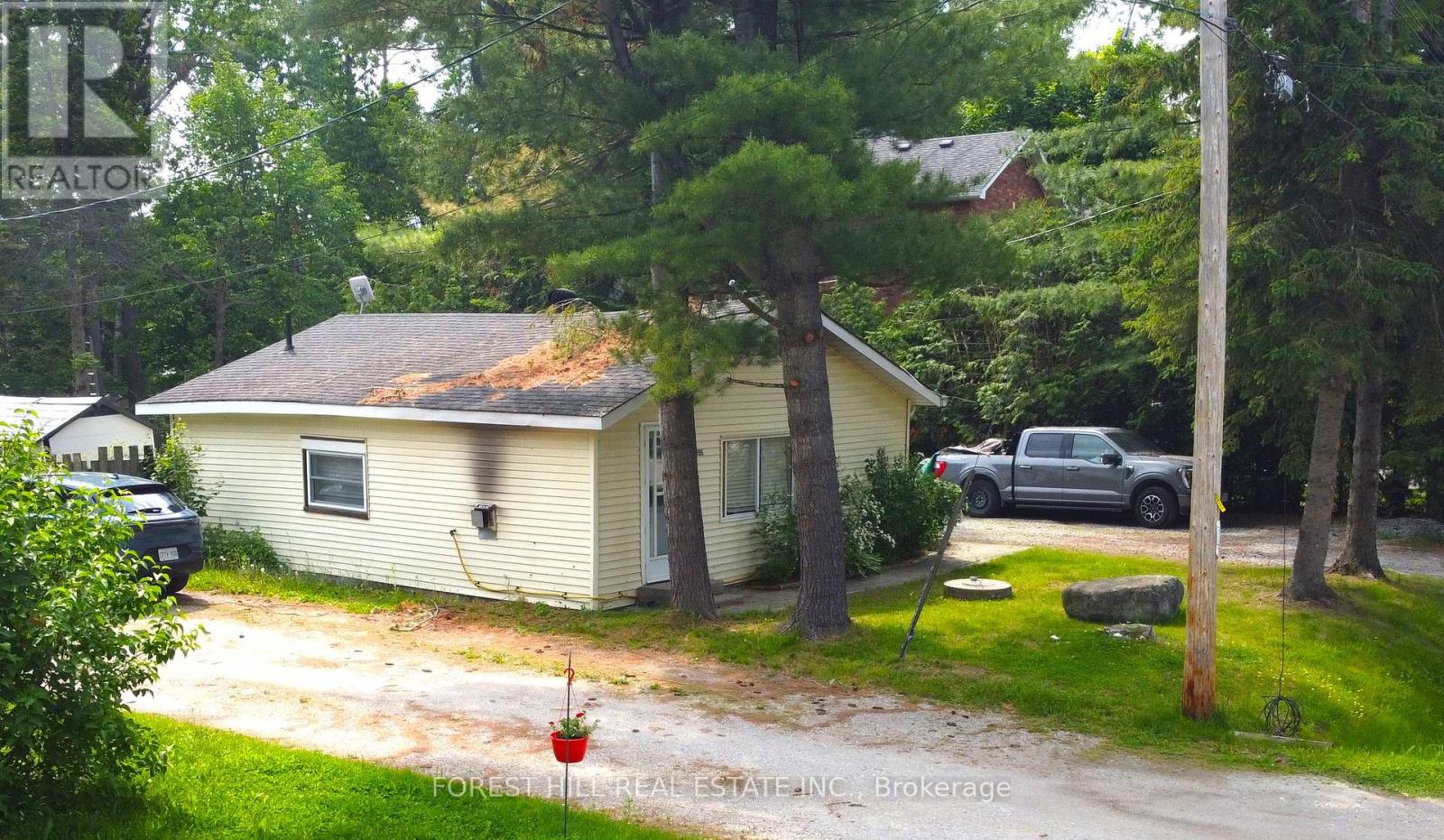 Photo 3 of 3195 Cowan Avenue, Innisfil ON