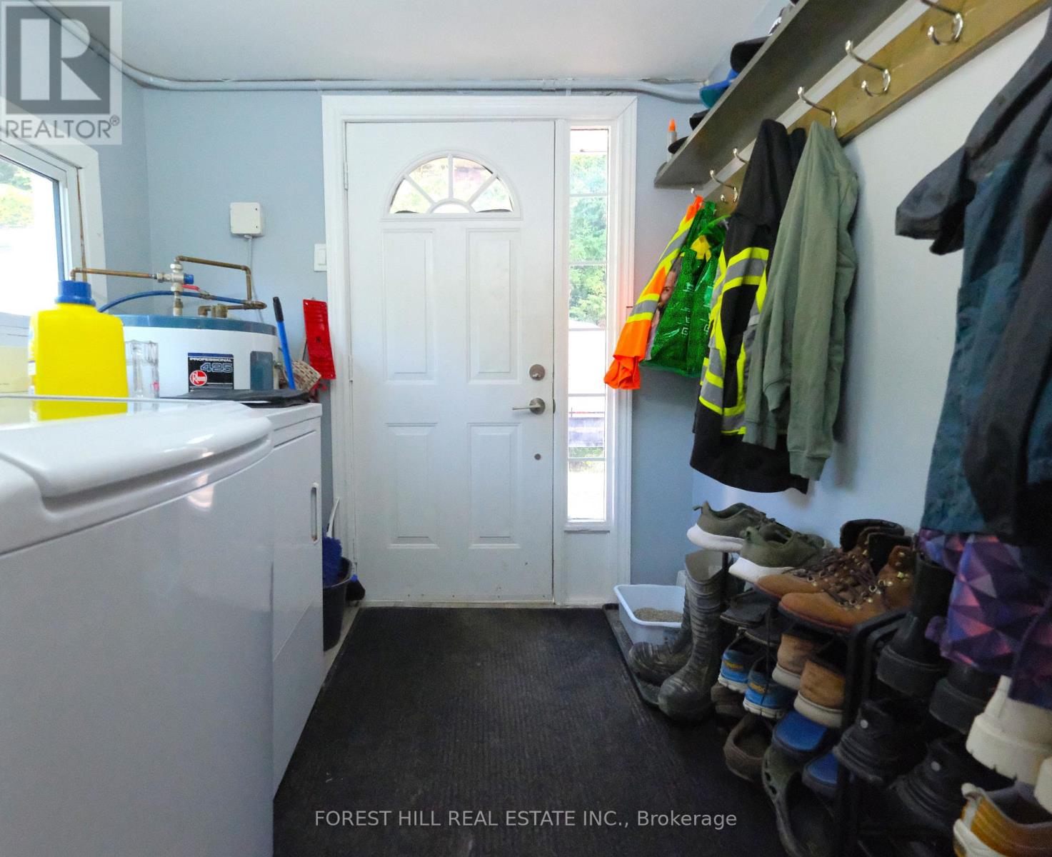 Photo 10 of 3195 Cowan Avenue, Innisfil ON