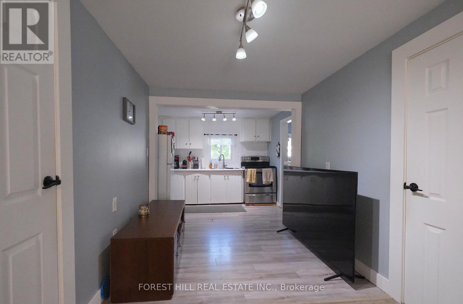 Photo 12 of 3195 Cowan Avenue, Innisfil ON