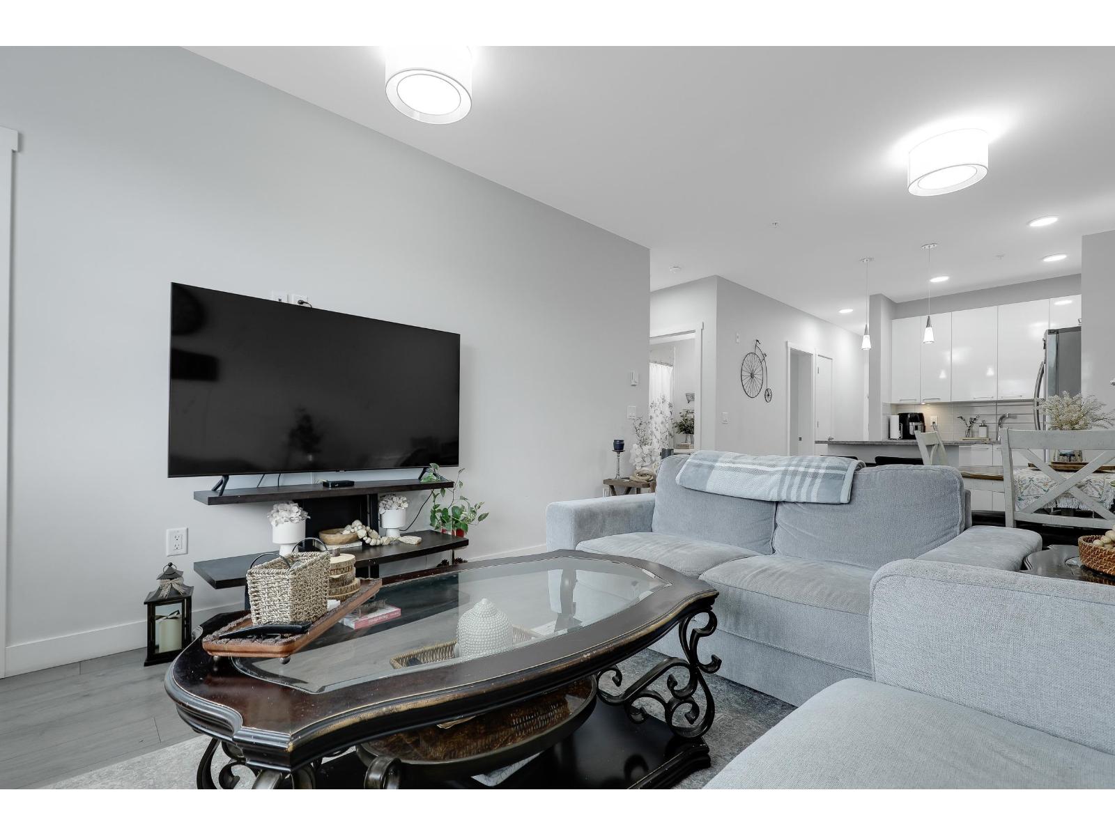 Photo 1 of 201 19940 Brydon Crescent, Langley BC