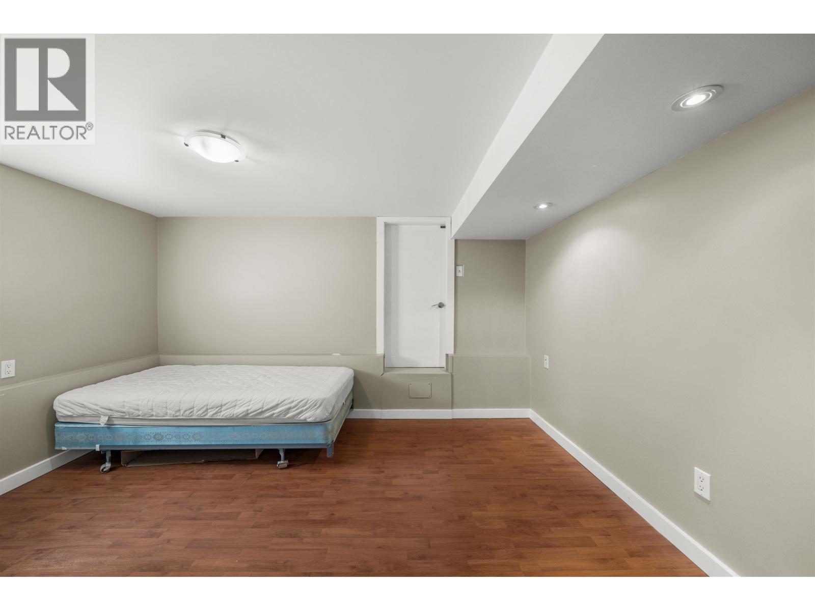 Photo 11 of 4139 Pandora Street, Burnaby BC