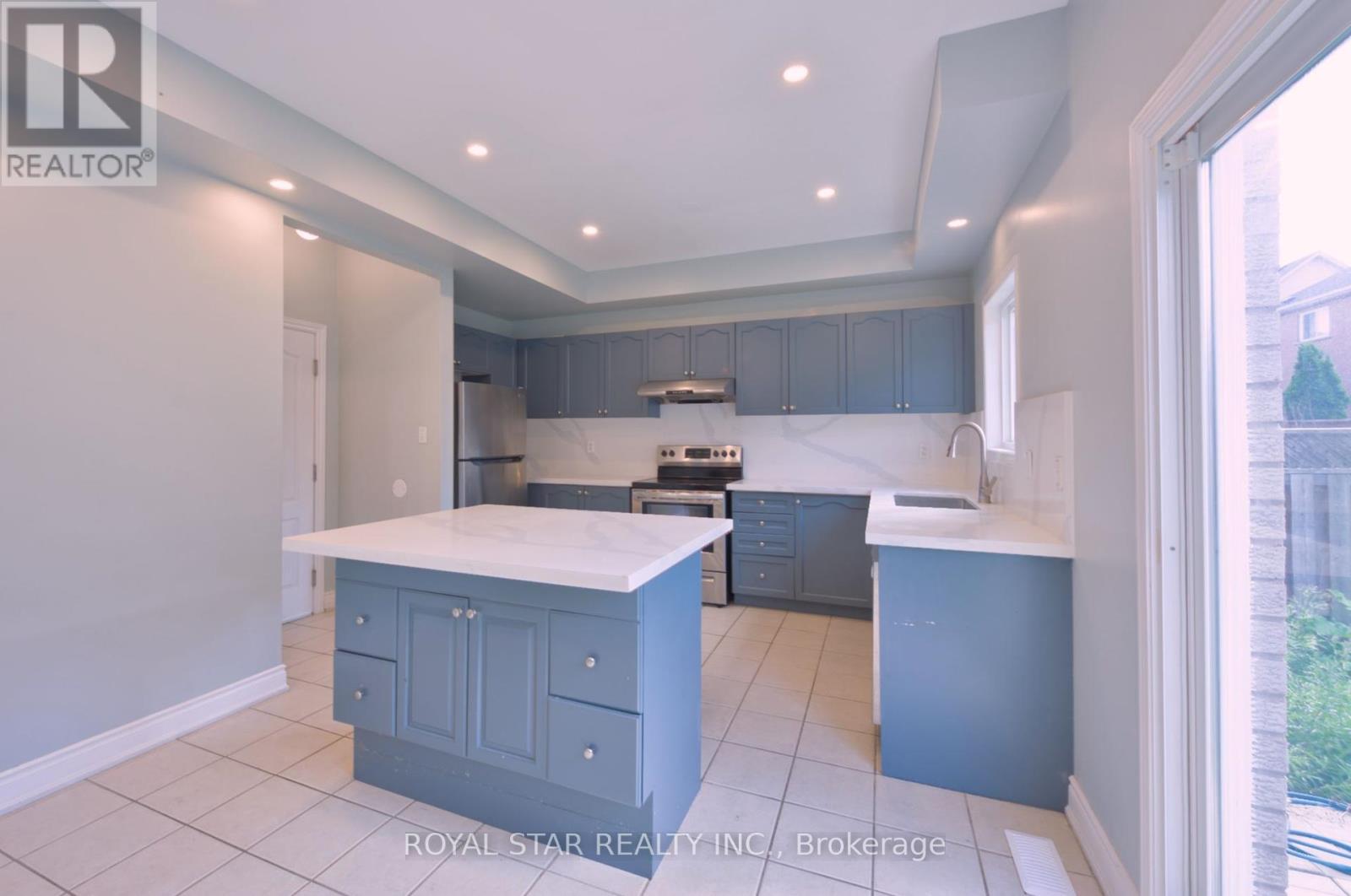 Photo 16 of Upper 15 Masters Green Crescent, Brampton ON