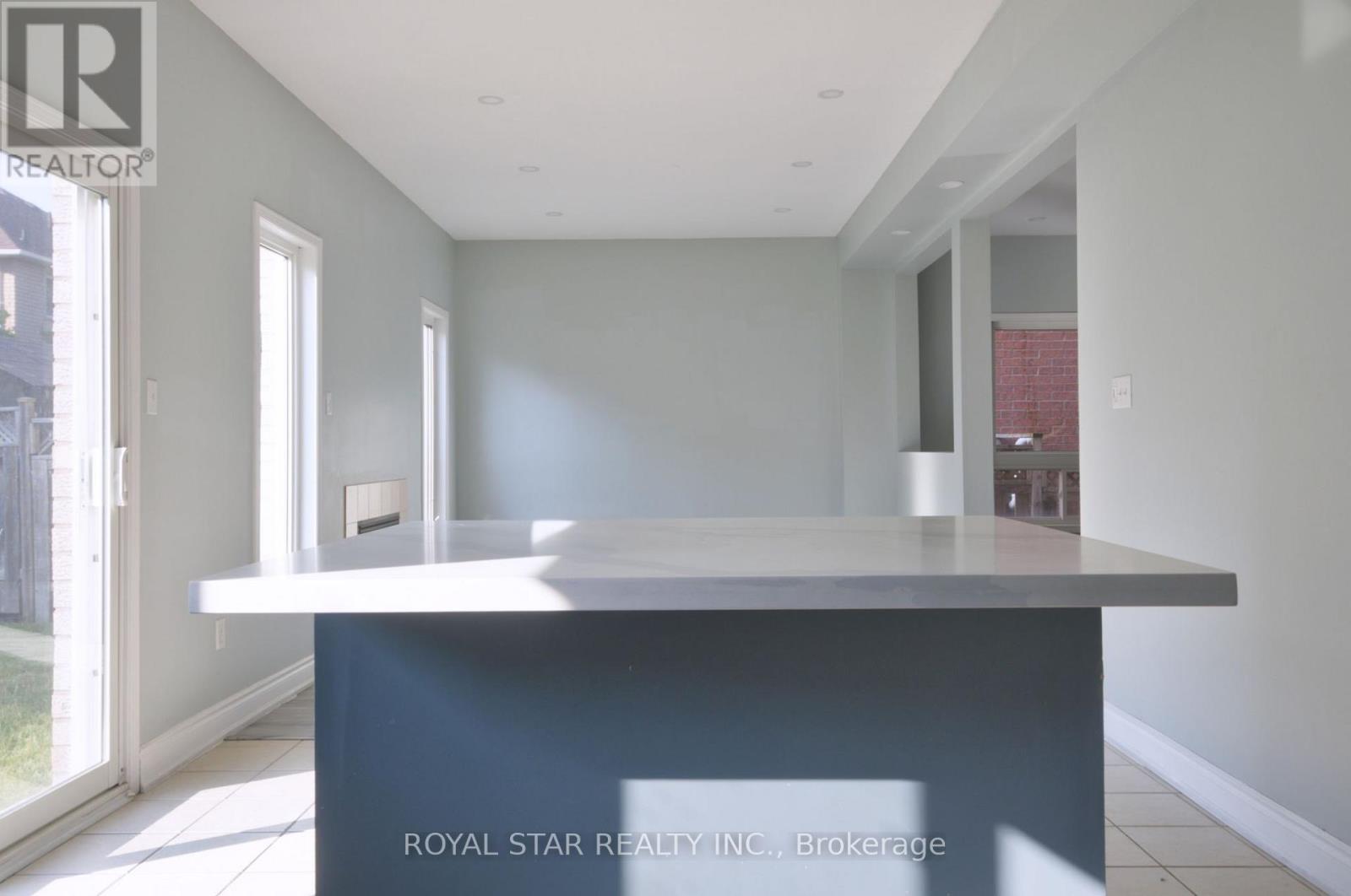 Photo 25 of Upper 15 Masters Green Crescent, Brampton ON