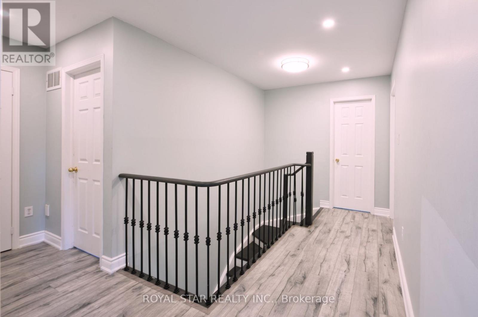 Photo 15 of Upper 15 Masters Green Crescent, Brampton ON