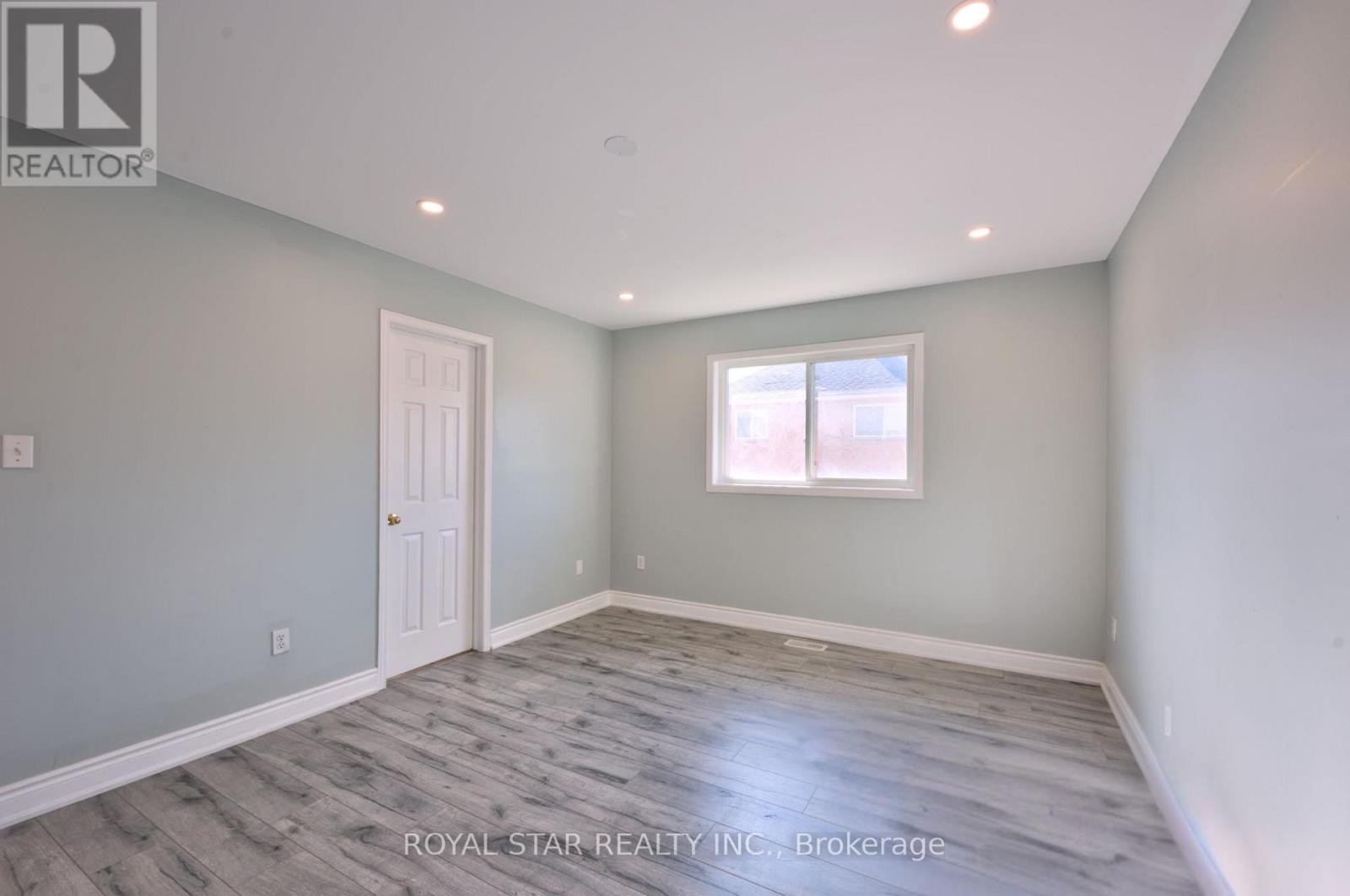 Photo 7 of Upper 15 Masters Green Crescent, Brampton ON