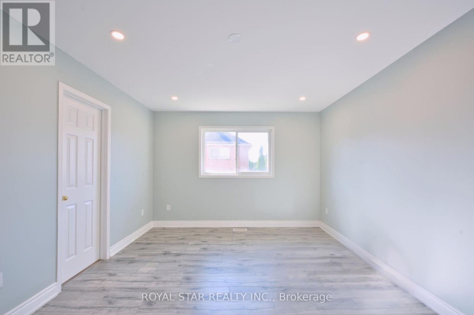 Photo 24 of Upper 15 Masters Green Crescent, Brampton ON