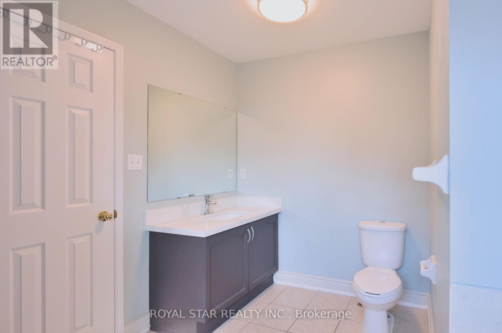 Photo 8 of Upper 15 Masters Green Crescent, Brampton ON