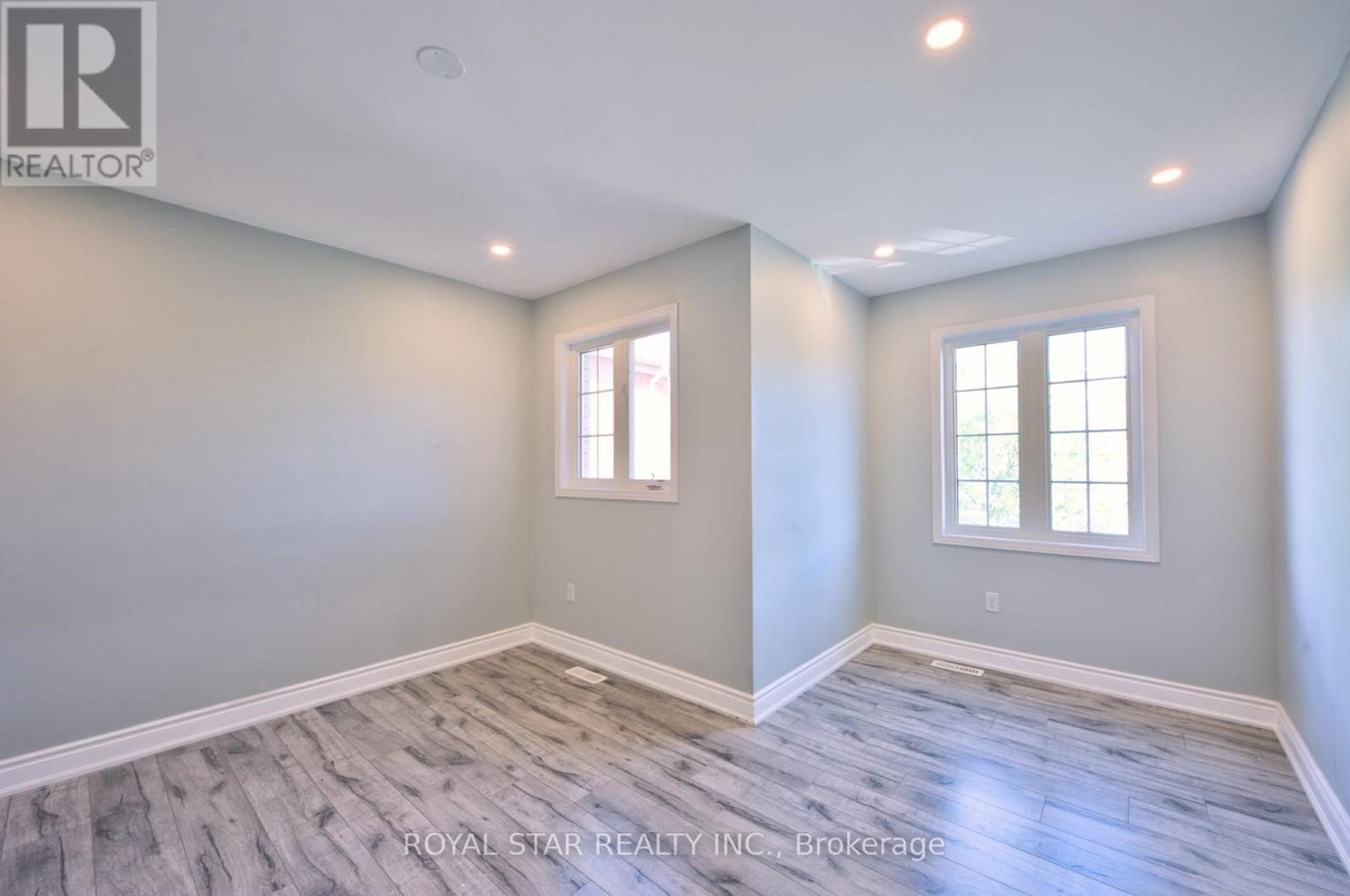 Photo 28 of Upper 15 Masters Green Crescent, Brampton ON
