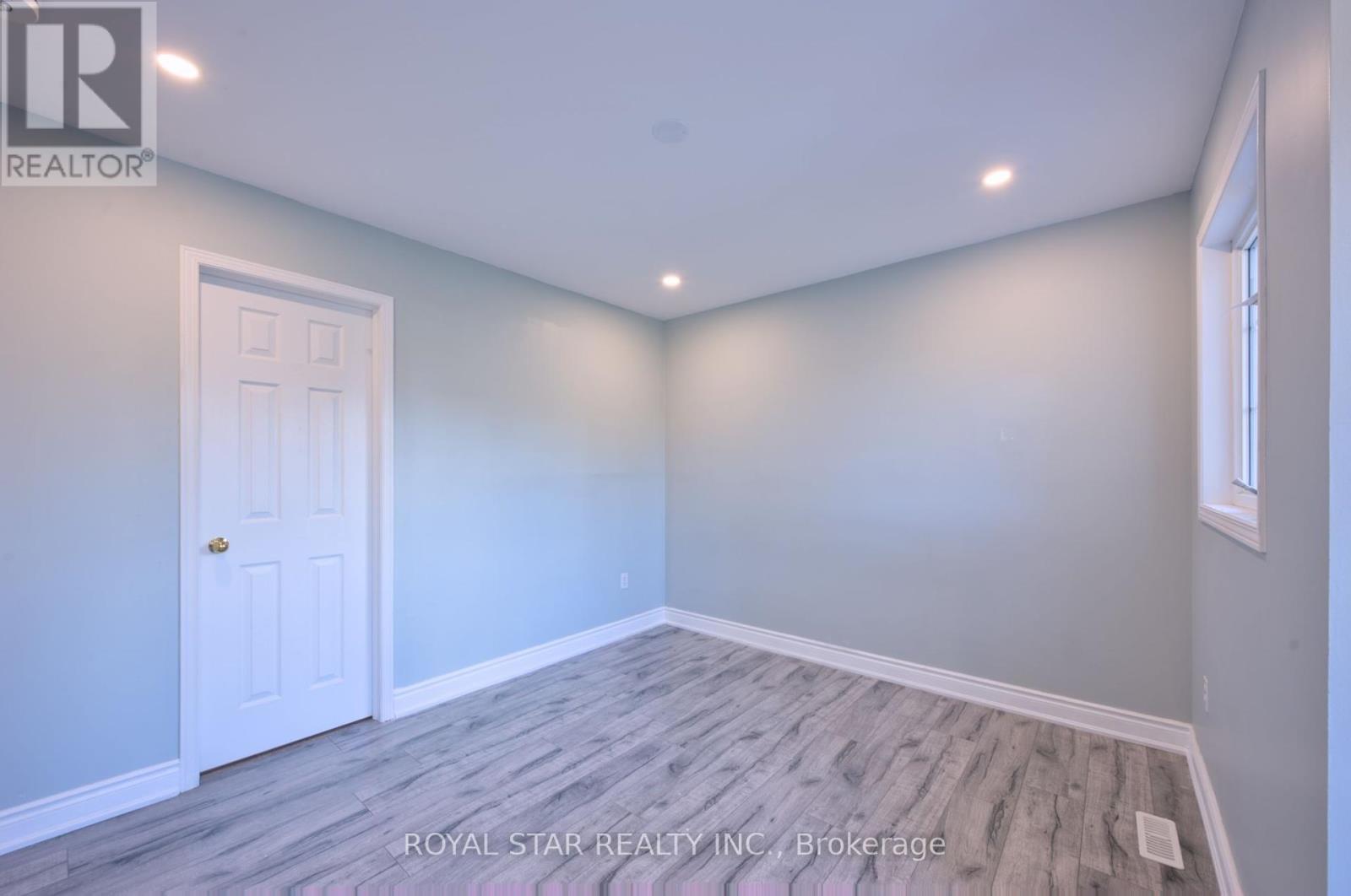 Photo 13 of Upper 15 Masters Green Crescent, Brampton ON
