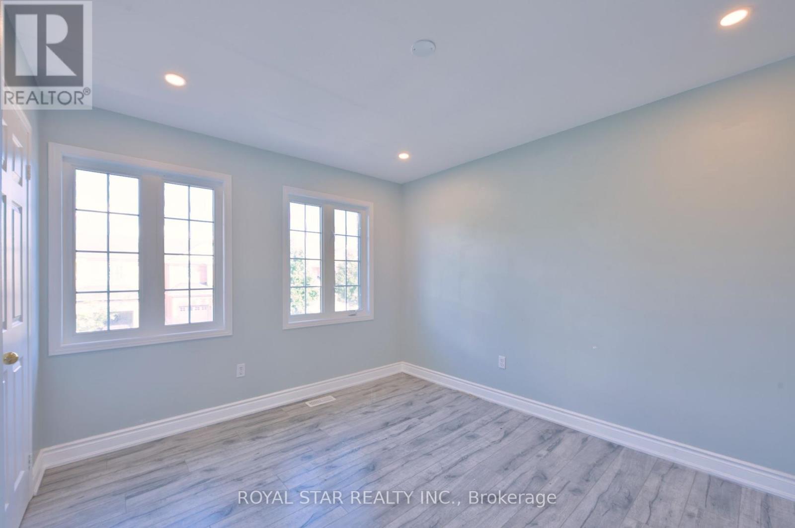 Photo 6 of Upper 15 Masters Green Crescent, Brampton ON