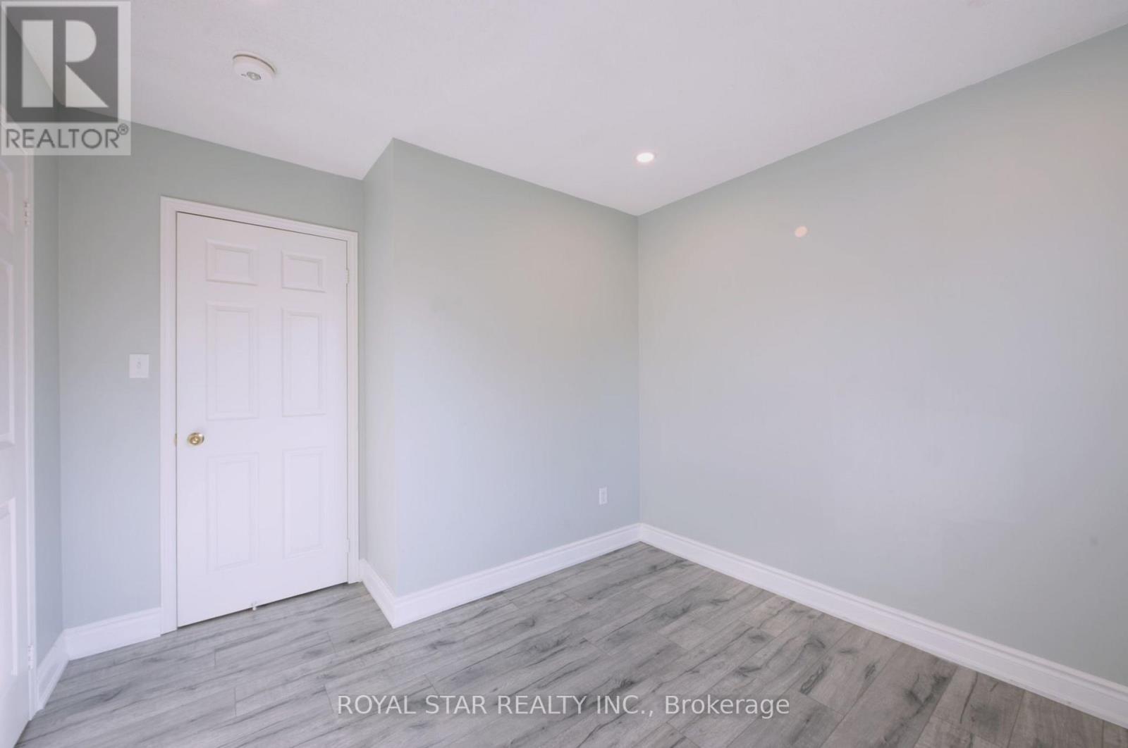 Photo 5 of Upper 15 Masters Green Crescent, Brampton ON