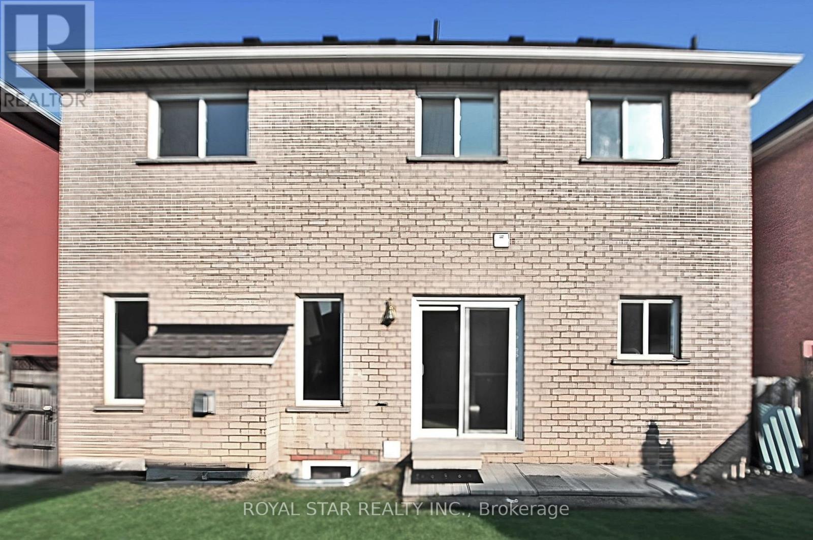 Photo 22 of Upper 15 Masters Green Crescent, Brampton ON