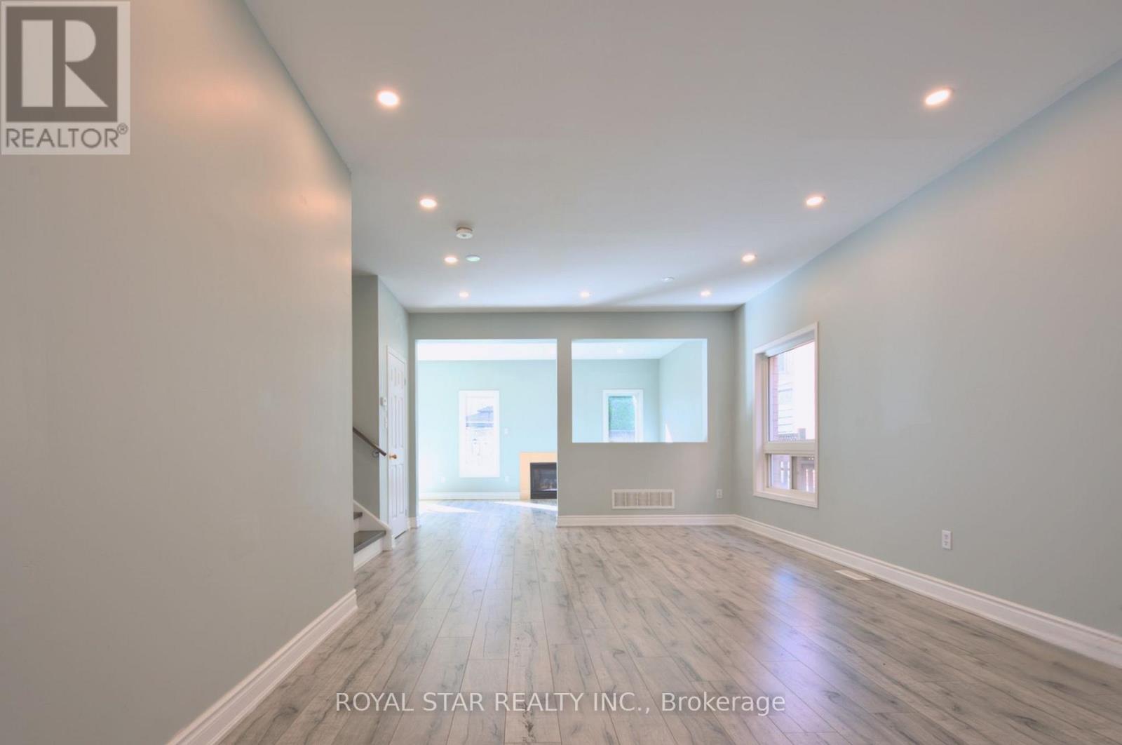 Photo 31 of Upper 15 Masters Green Crescent, Brampton ON