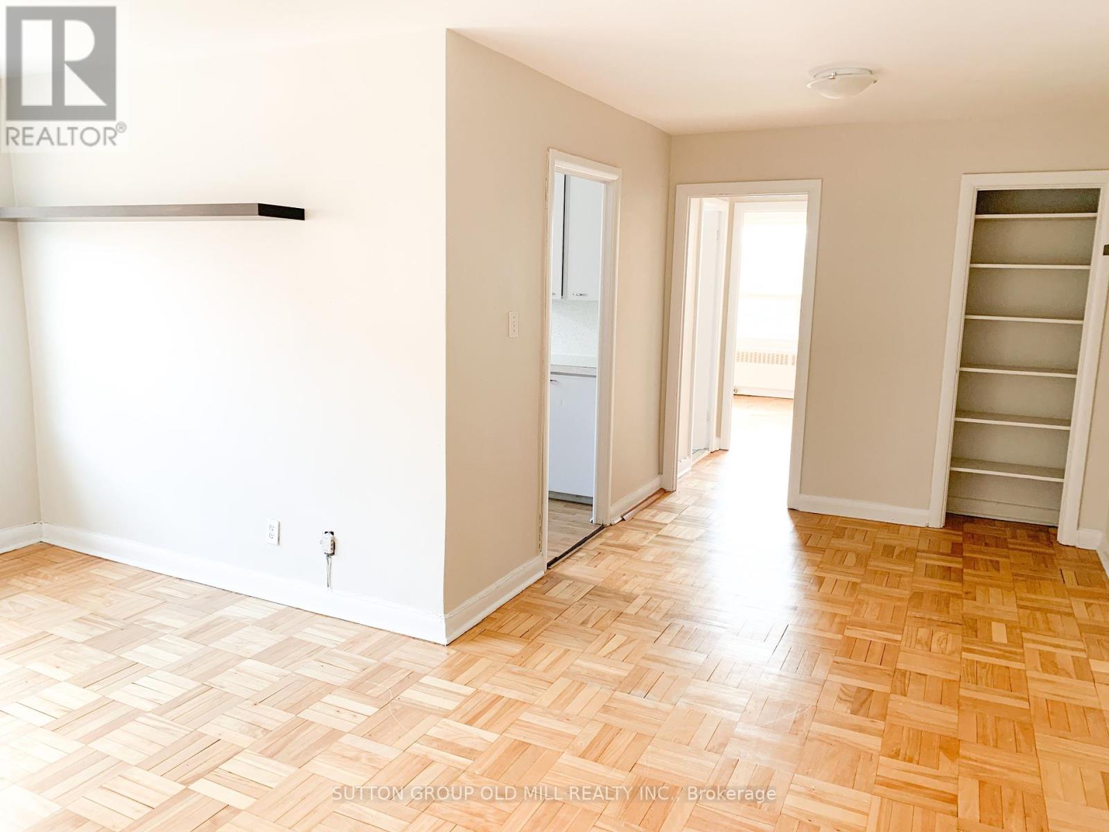 Photo 15 of 7 2846 Bloor Street W, Toronto ON