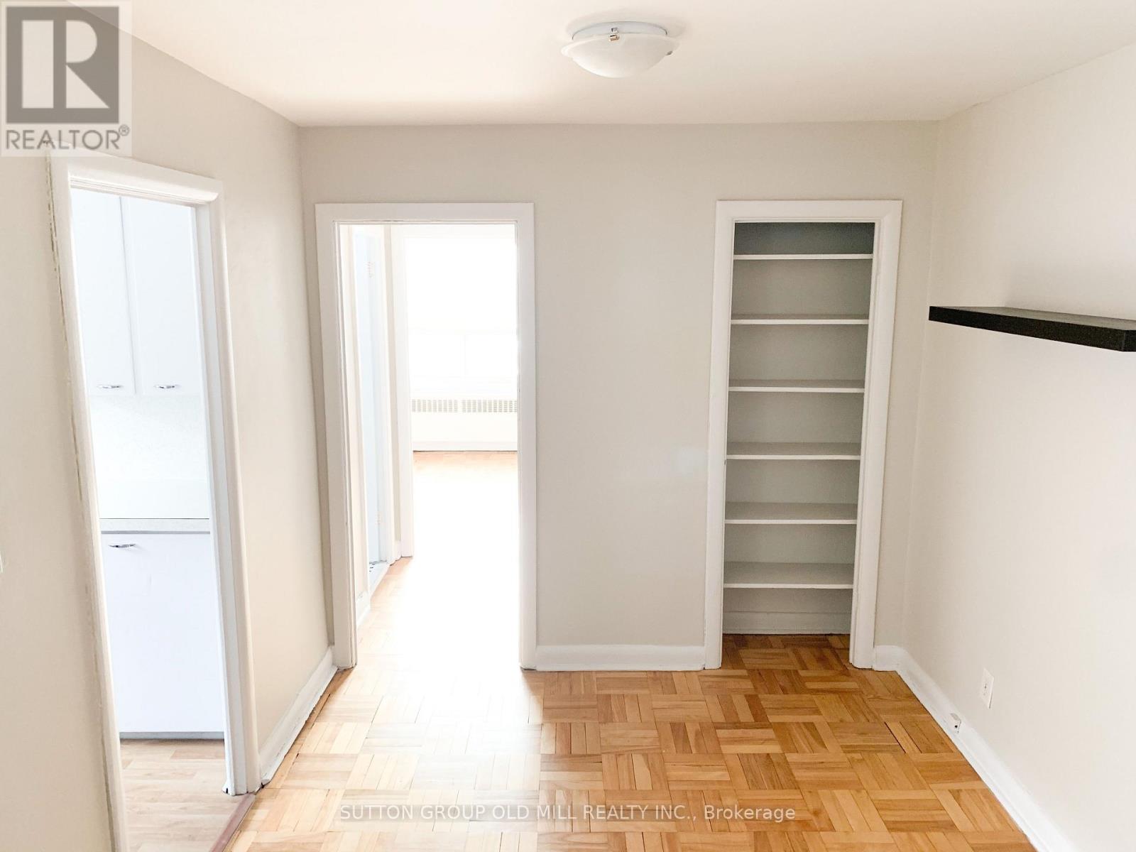 Photo 6 of 7 2846 Bloor Street W, Toronto ON