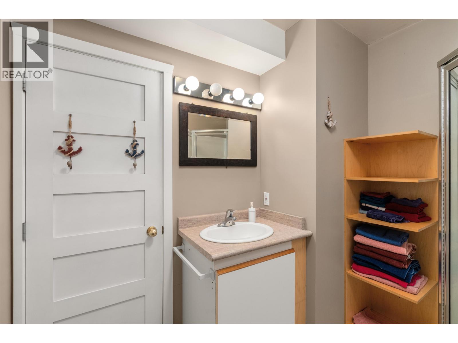 5400 SANS SOUCI ROAD, Halfmoon Bay