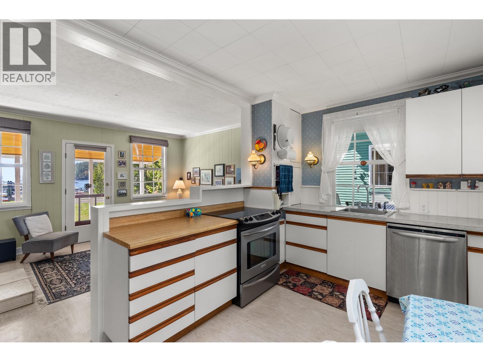 5400 SANS SOUCI ROAD, Halfmoon Bay
