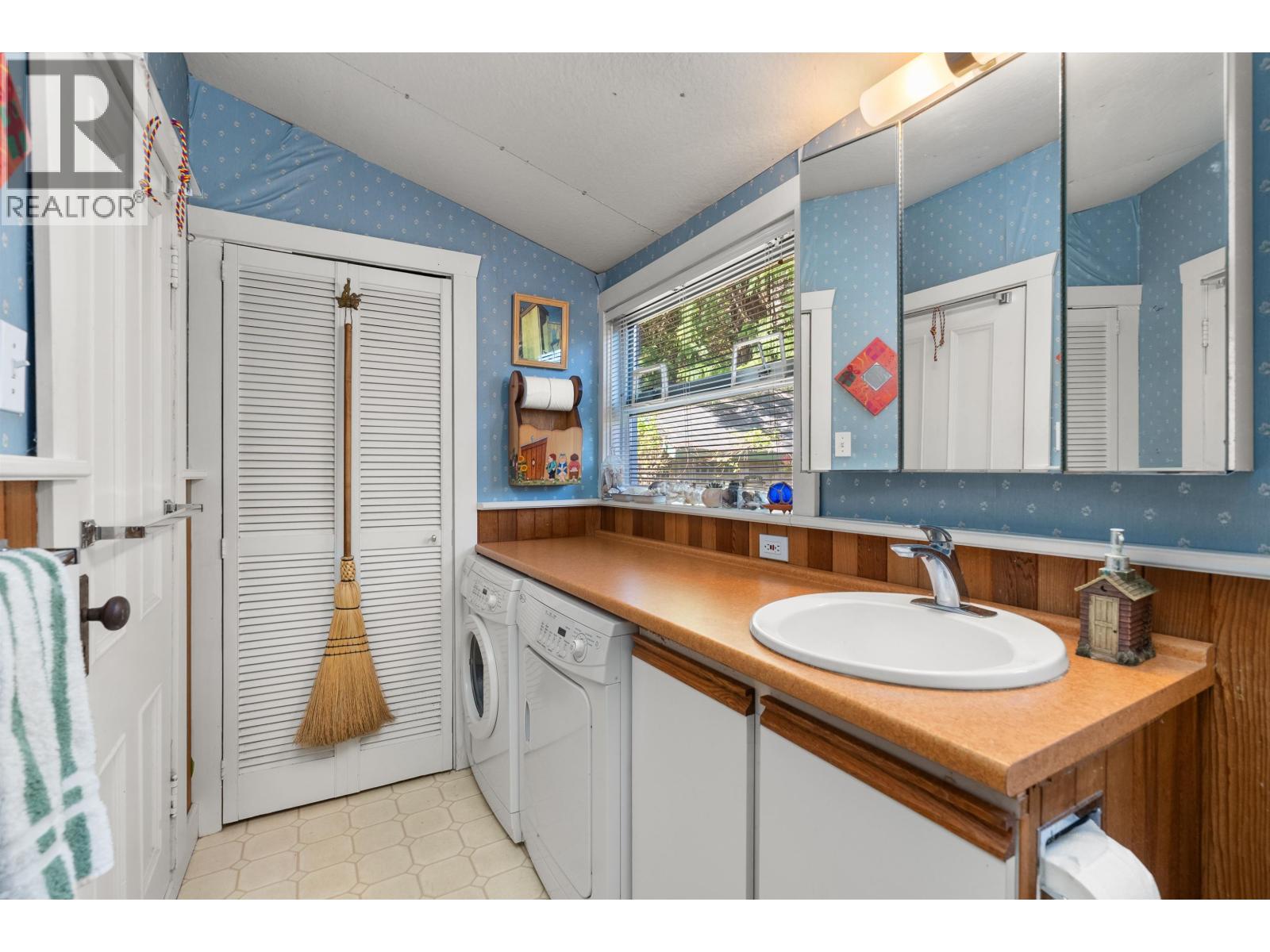 5400 SANS SOUCI ROAD, Halfmoon Bay