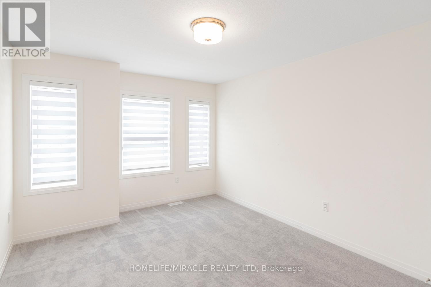 Photo 8 of 10 Ingalls Avenue, Brantford ON