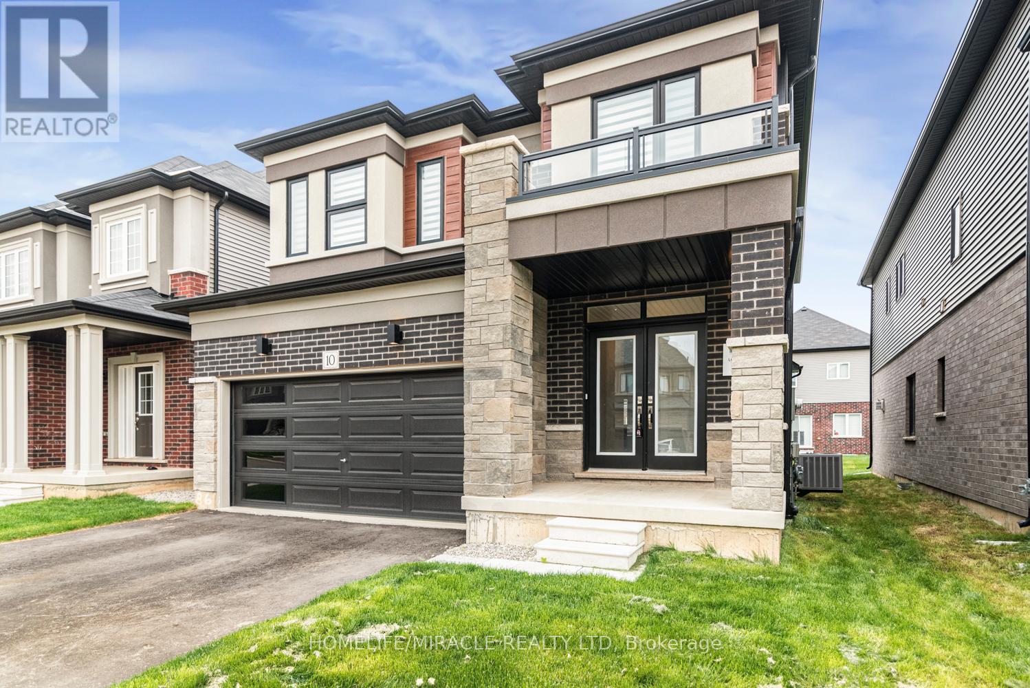 Photo 3 of 10 Ingalls Avenue, Brantford ON