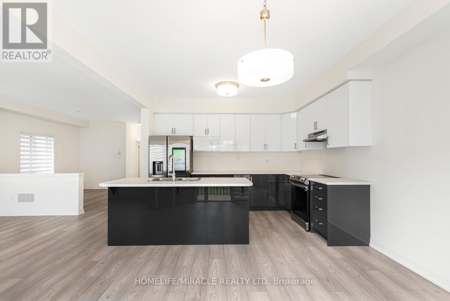 Photo 5 of 10 Ingalls Avenue, Brantford ON