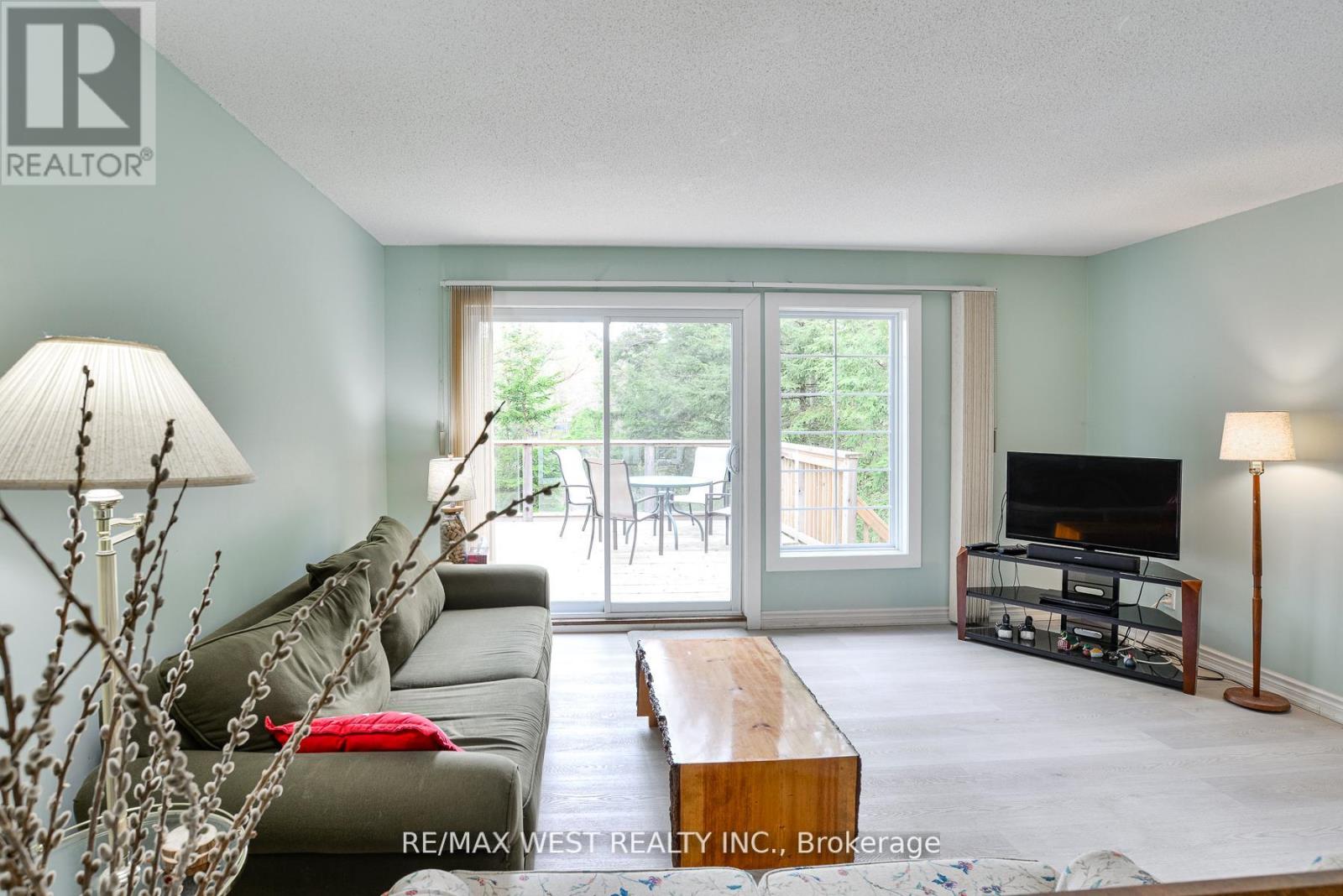 Photo 4 of 1 1162 Burlmarie Road, Lake Of Bays ON