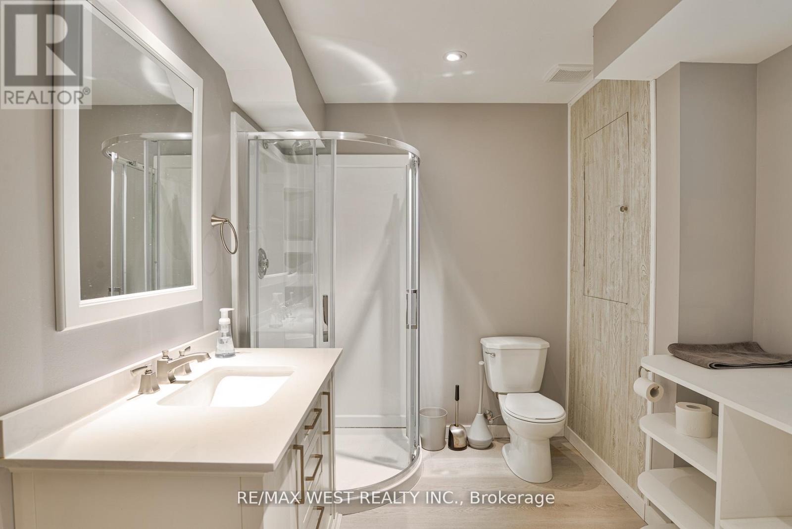 Photo 8 of 1 1162 Burlmarie Road, Lake Of Bays ON