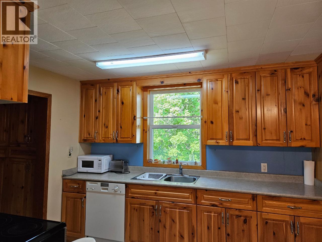 Photo 2 of 432 Alexander Road, Nakusp BC