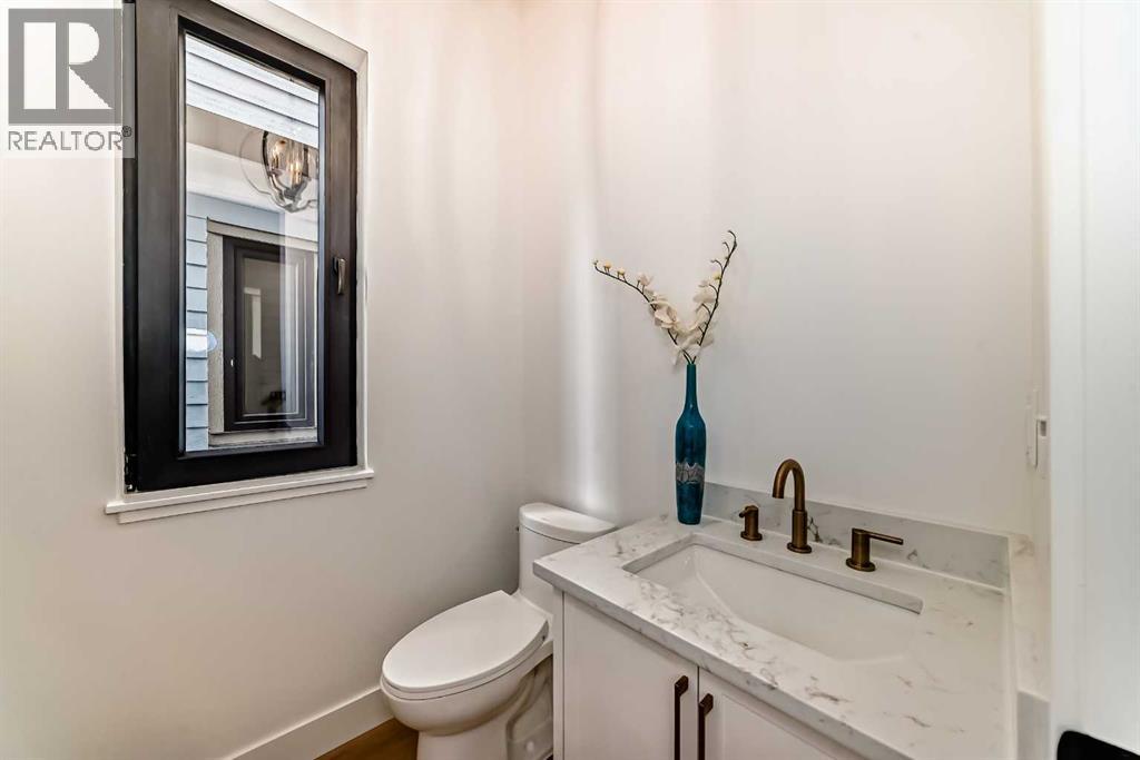Single Family House for Sale in B   Avenue SW North Glenmore Park Calgary 