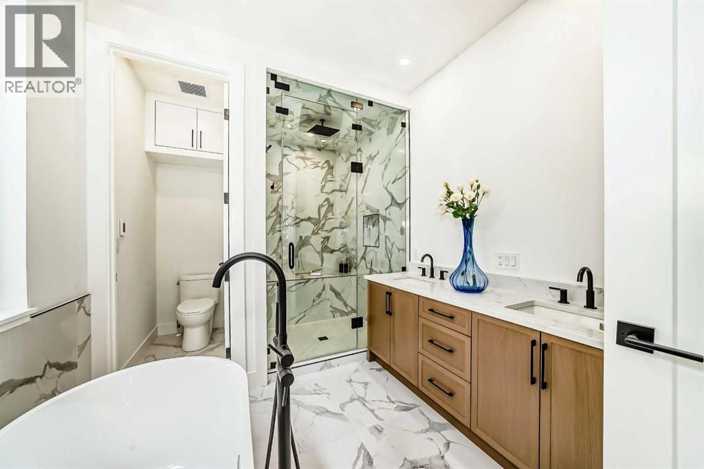 Single Family House for Sale in B   Avenue SW North Glenmore Park Calgary 