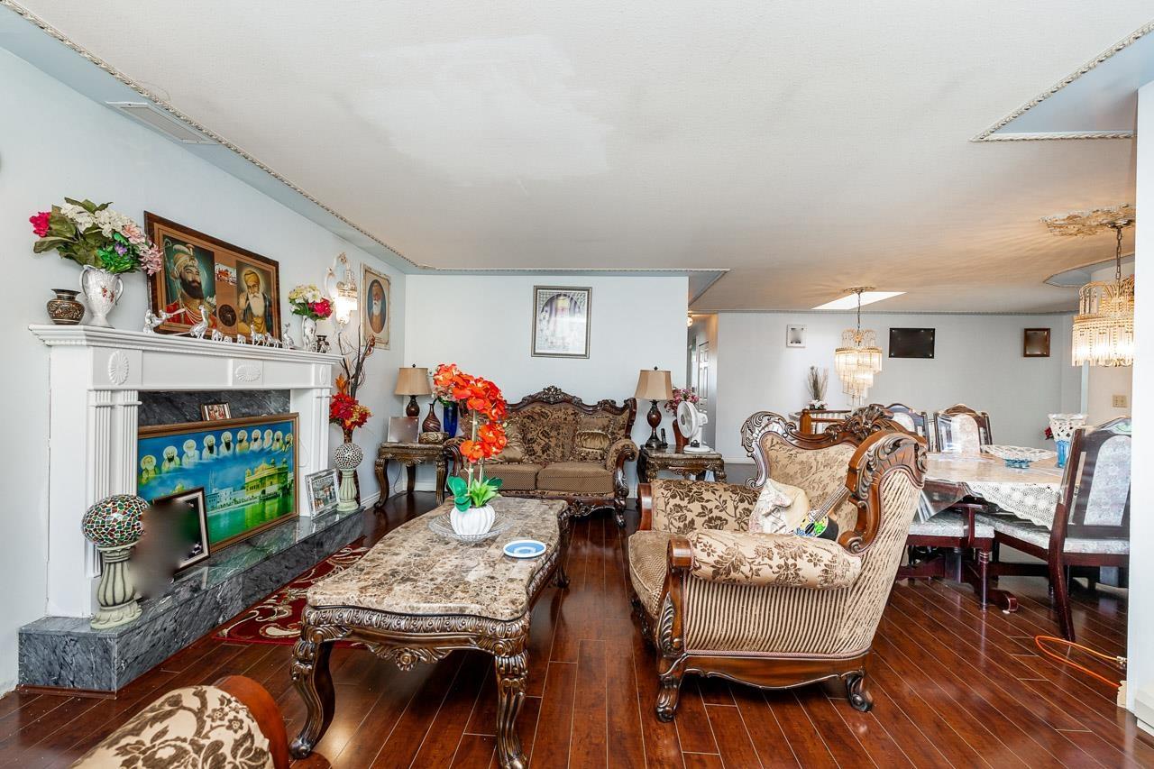Photo 6 of 8879 141 B Street, Surrey BC