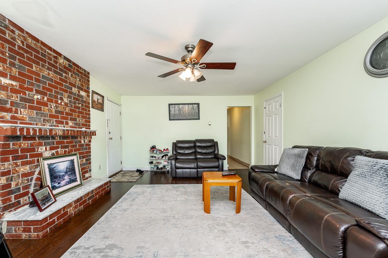 Photo 2 of 8879 141 B Street, Surrey BC