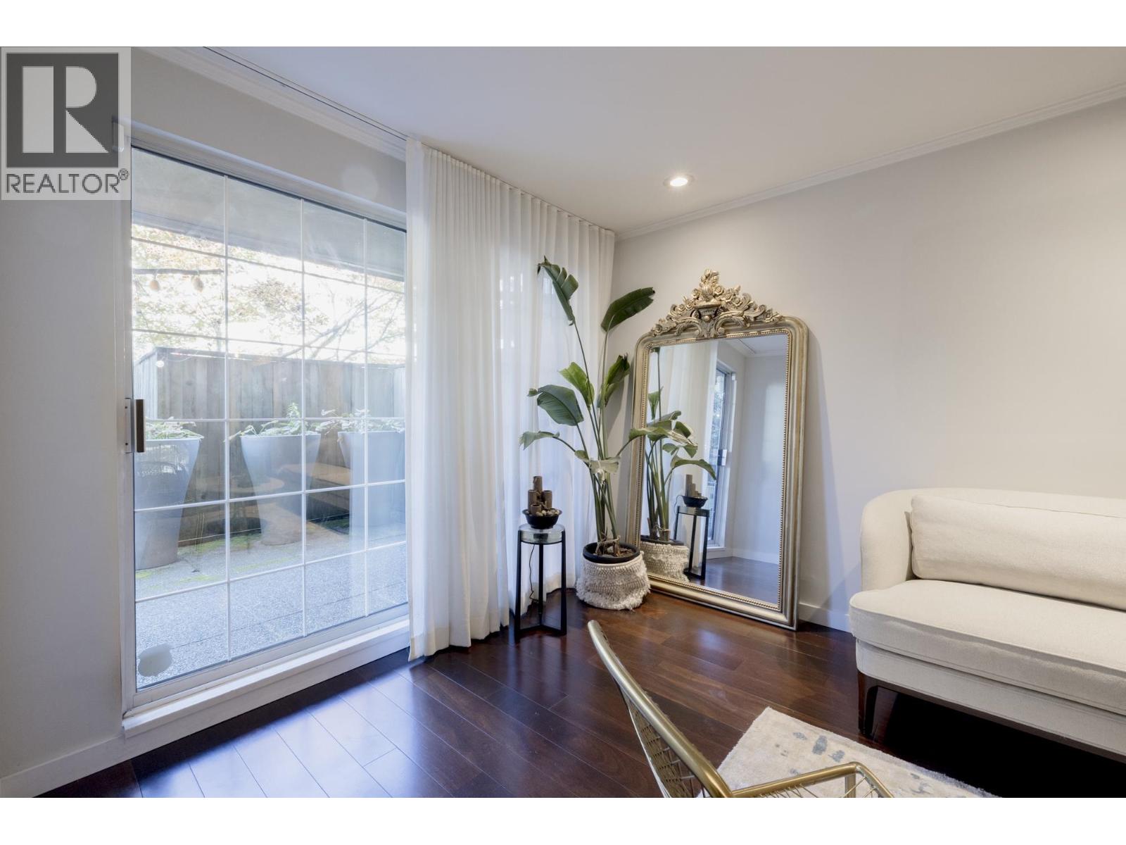 Photo 2 of 104 925 W 15th Avenue, Vancouver BC