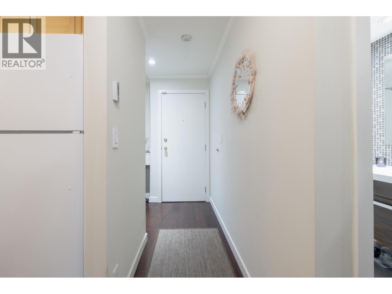 Photo 3 of 104 925 W 15th Avenue, Vancouver BC