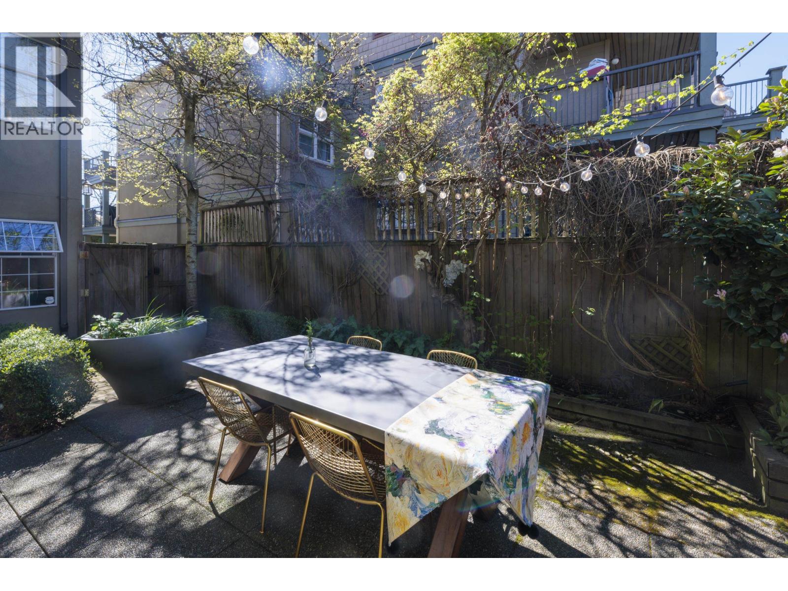 Photo 17 of 104 925 W 15th Avenue, Vancouver BC