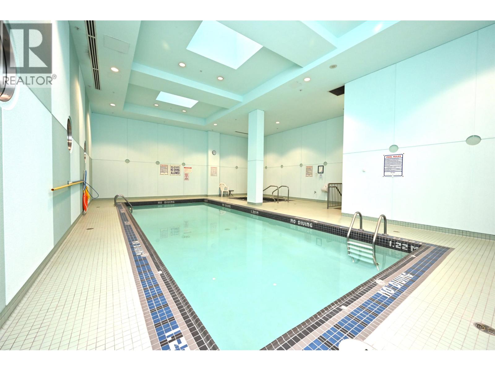 2002 1201 MARINASIDE CRESCENT, Vancouver