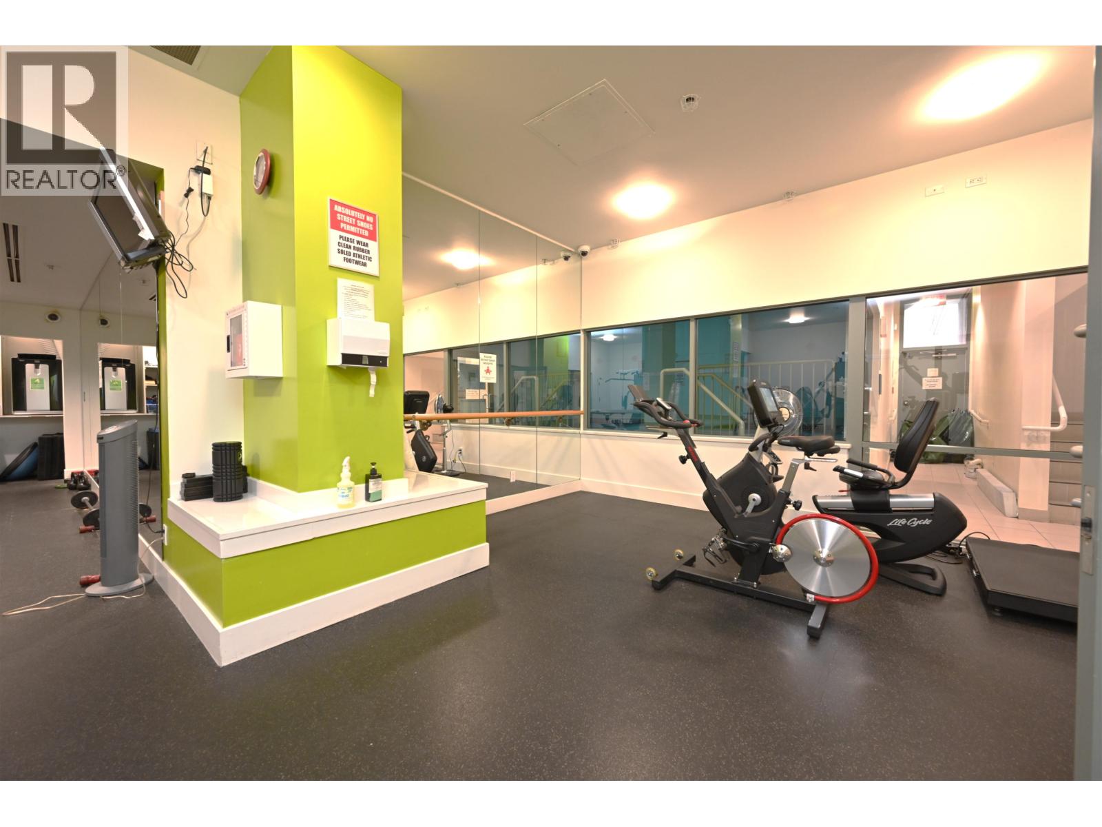 2002 1201 MARINASIDE CRESCENT, Vancouver