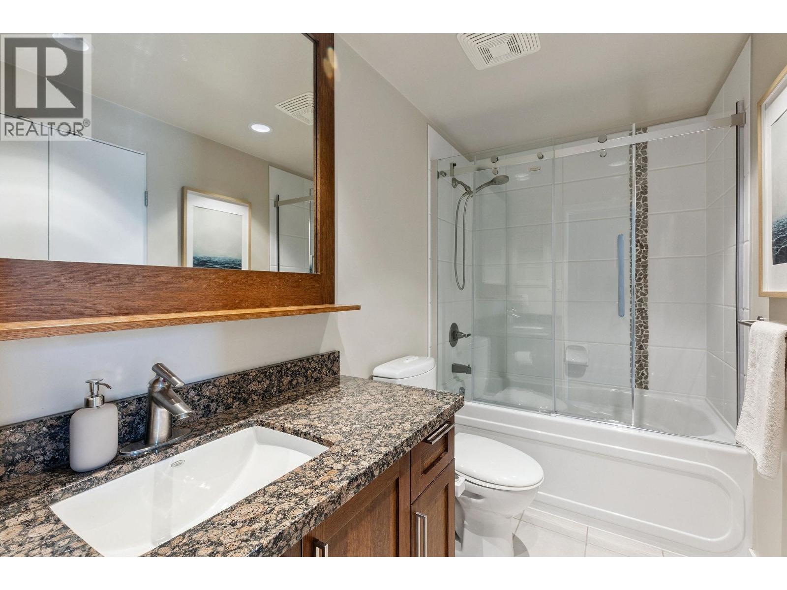 Photo 21 of 619 2268 W Broadway, Vancouver BC