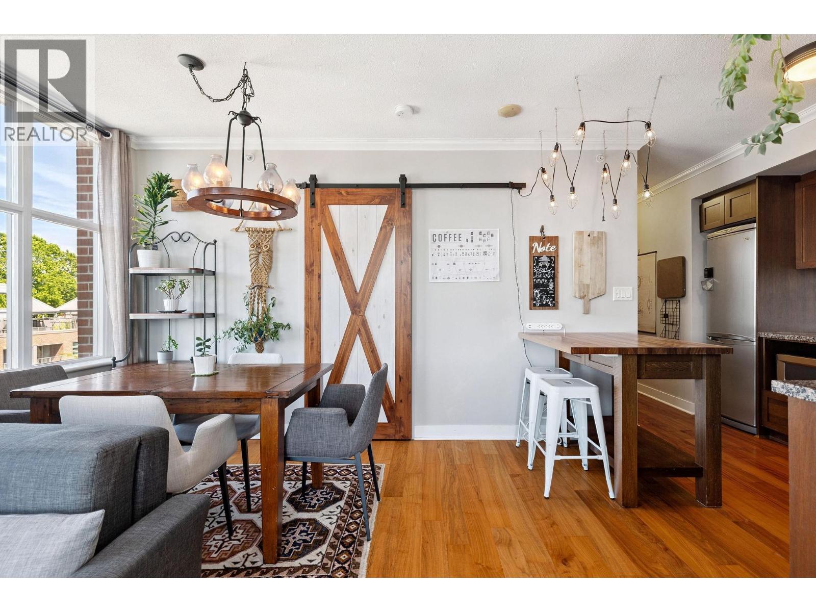 Photo 7 of 619 2268 W Broadway, Vancouver BC